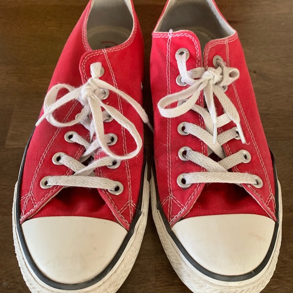 Converse Chuck Taylor sneakers size 8 - Picture 2 of 6
